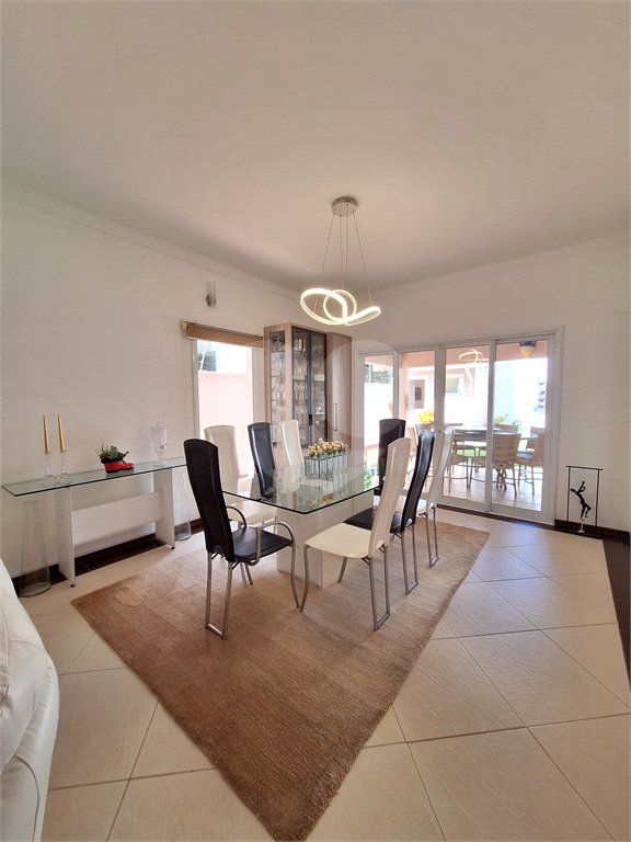 Casa à venda com 3 suítes no condomínio Residencial Villa Di Treviso, Vinhedo - SP