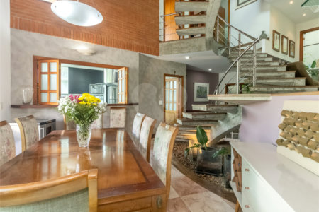 Casa à venda com 4 quartos, sendo 2 suítes, em Jardim Marajoara, São Paulo, SP