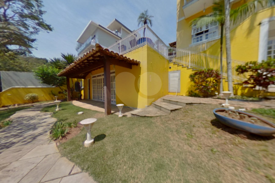 Casa à venda com 3 suítes no condomínio Itatinga I, São Paulo - SP