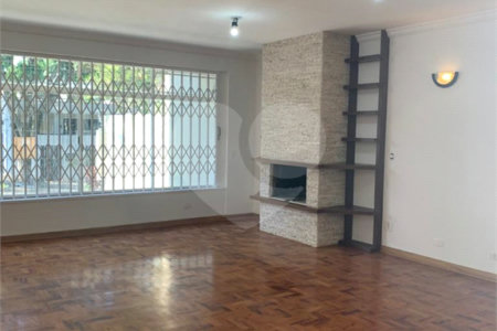Casa à venda com 4 quartos, sendo 2 suítes, em Brooklin, São Paulo, SP