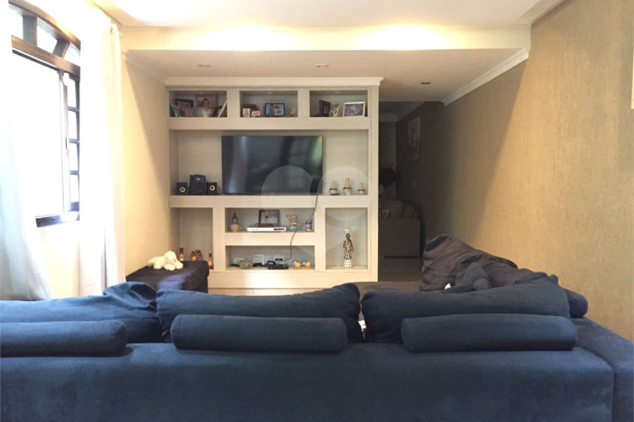 Sobrado à venda com 4 quartos, sendo 2 suítes, em Vila Nova Cachoeirinha, São Paulo, SP