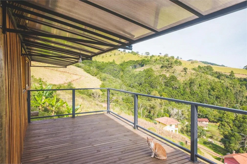 Vende-se Linda Casa Em Camanducaia - MG