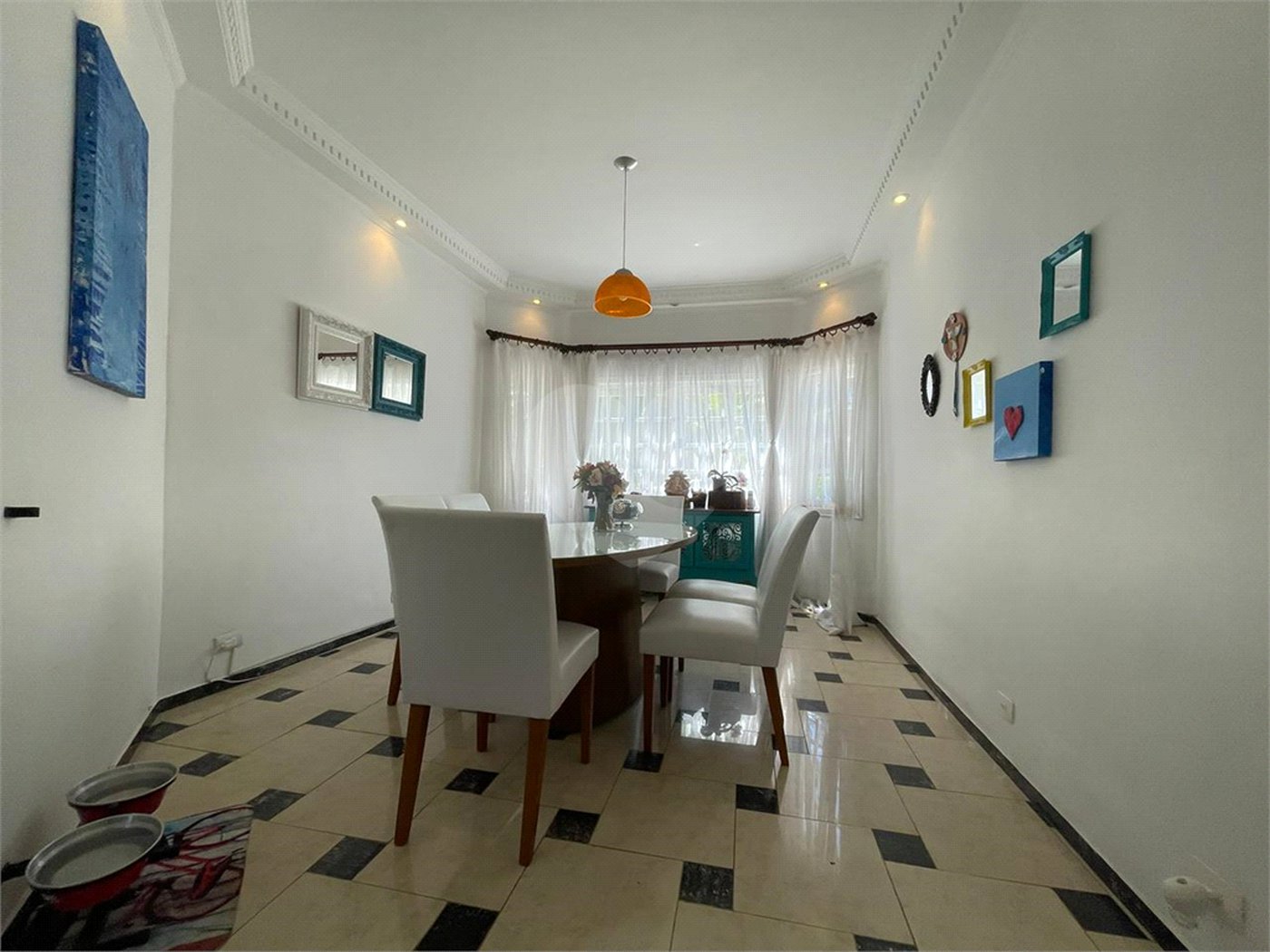Casa à venda com 4 quartos, sendo 2 suítes, no condomínio Residencial Itatinga I, São Paulo - SP