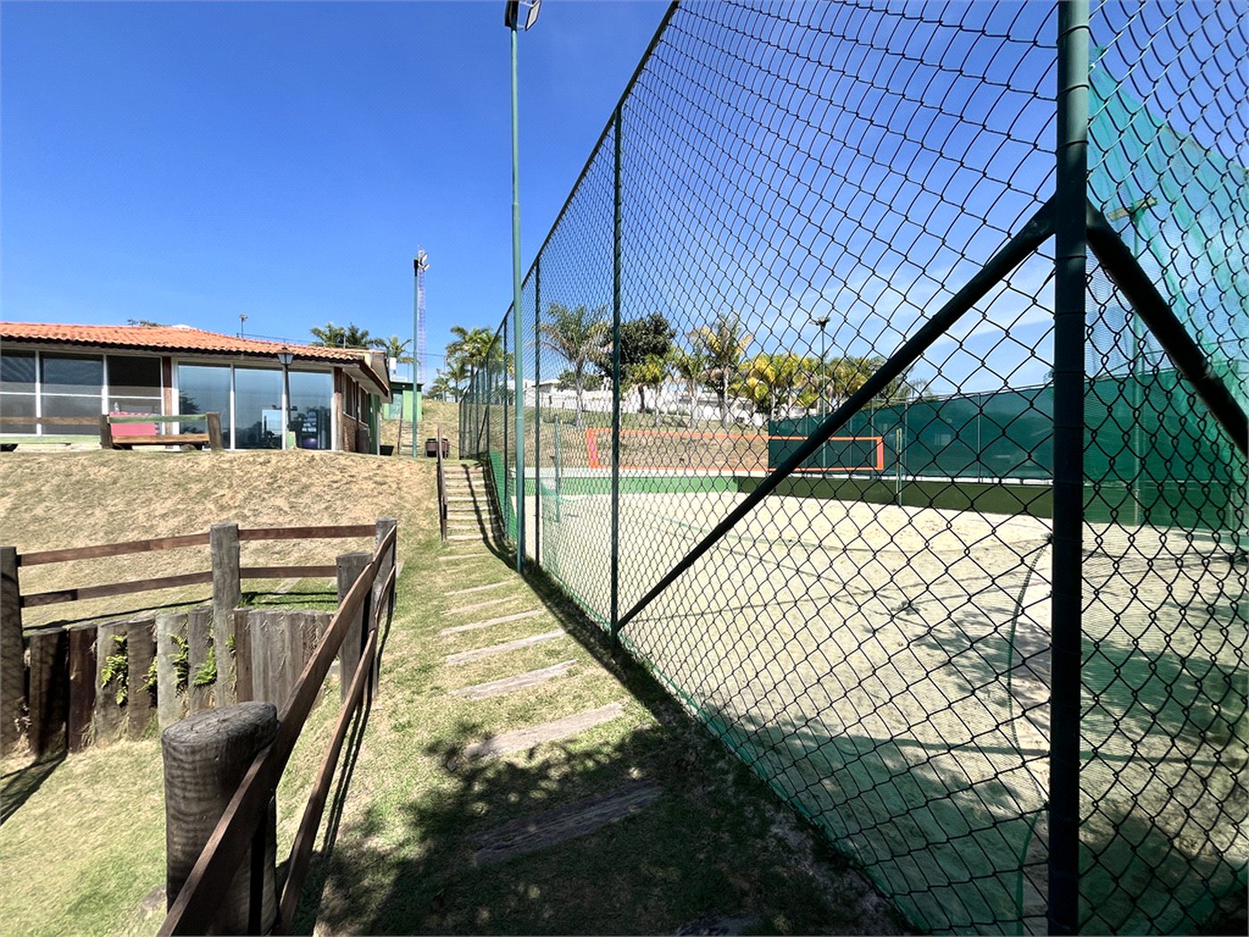 Casa à venda com 3 suítes no condomínio Village Ipanema 1, Araçoiaba da Serra - SP
