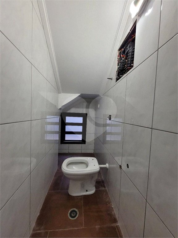 Sobrado à venda com 3 quartos, sendo 1 suíte,  em Jardim Ana Rosa, Suzano, SP