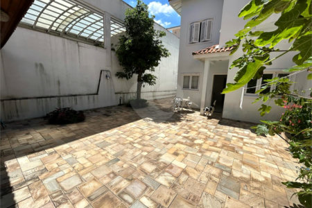 Sobrado à venda com 4 quartos, sendo 2 suítes, em Cidade Mãe do Céu, São Paulo, SP