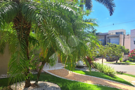 Casa à venda com 4 quartos, sendo 3 suítes,  no condomínio Res. Luzern, Campinas - SP