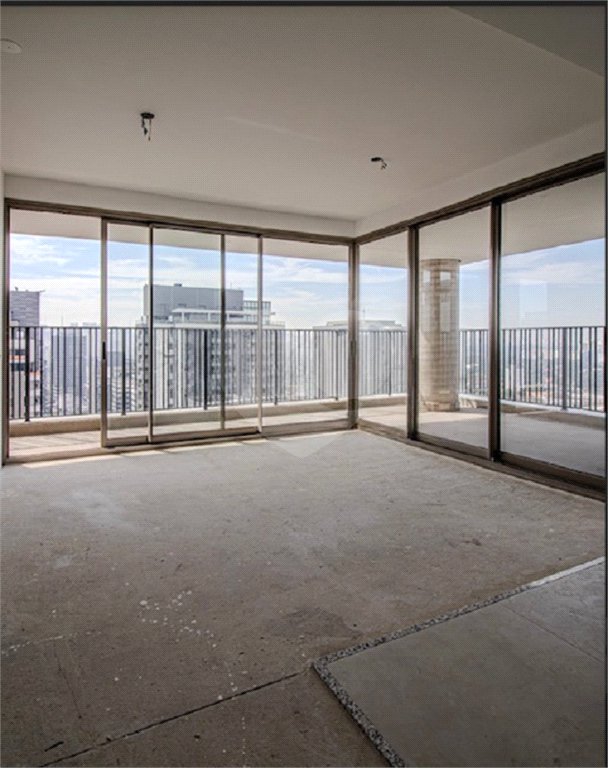 Apartamento à venda com 3 suítes em Pinheiros, São Paulo, SP