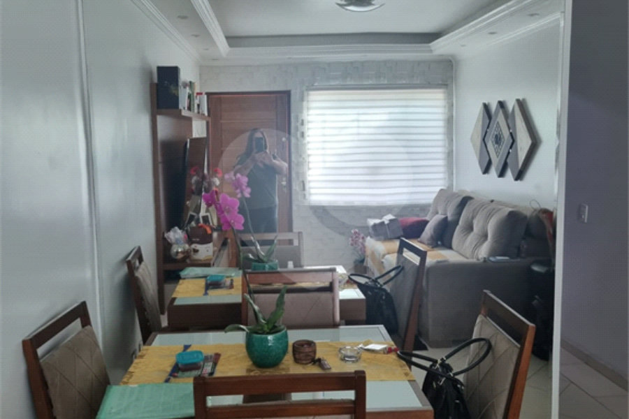 Casa à venda com 2 suítes no condomínio Residencial Maracujás, São Paulo - SP