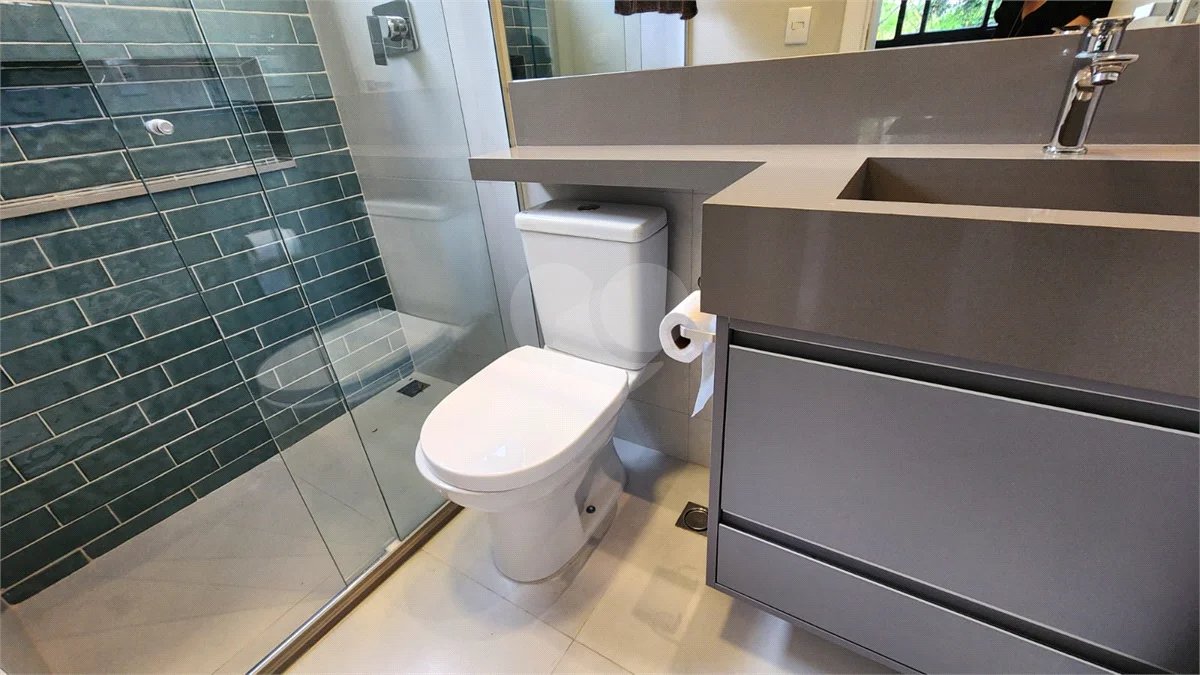 Casa à venda com 3 suítes no condomínio Via Castelli, Louveira - SP