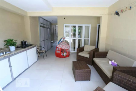 Sobrado à venda com 6 quartos, sendo 5 suítes, em Vila Paranaguá, São Paulo, SP
