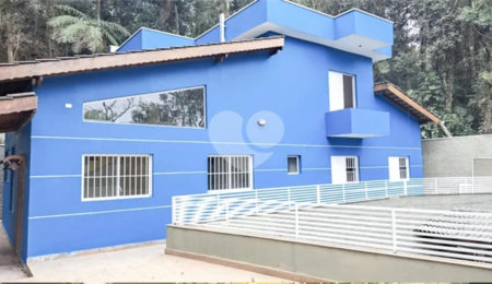 Casa à venda com 3 quartos, sendo 1 suíte,  no condomínio Jardim da Montanha I, Mairiporã - SP