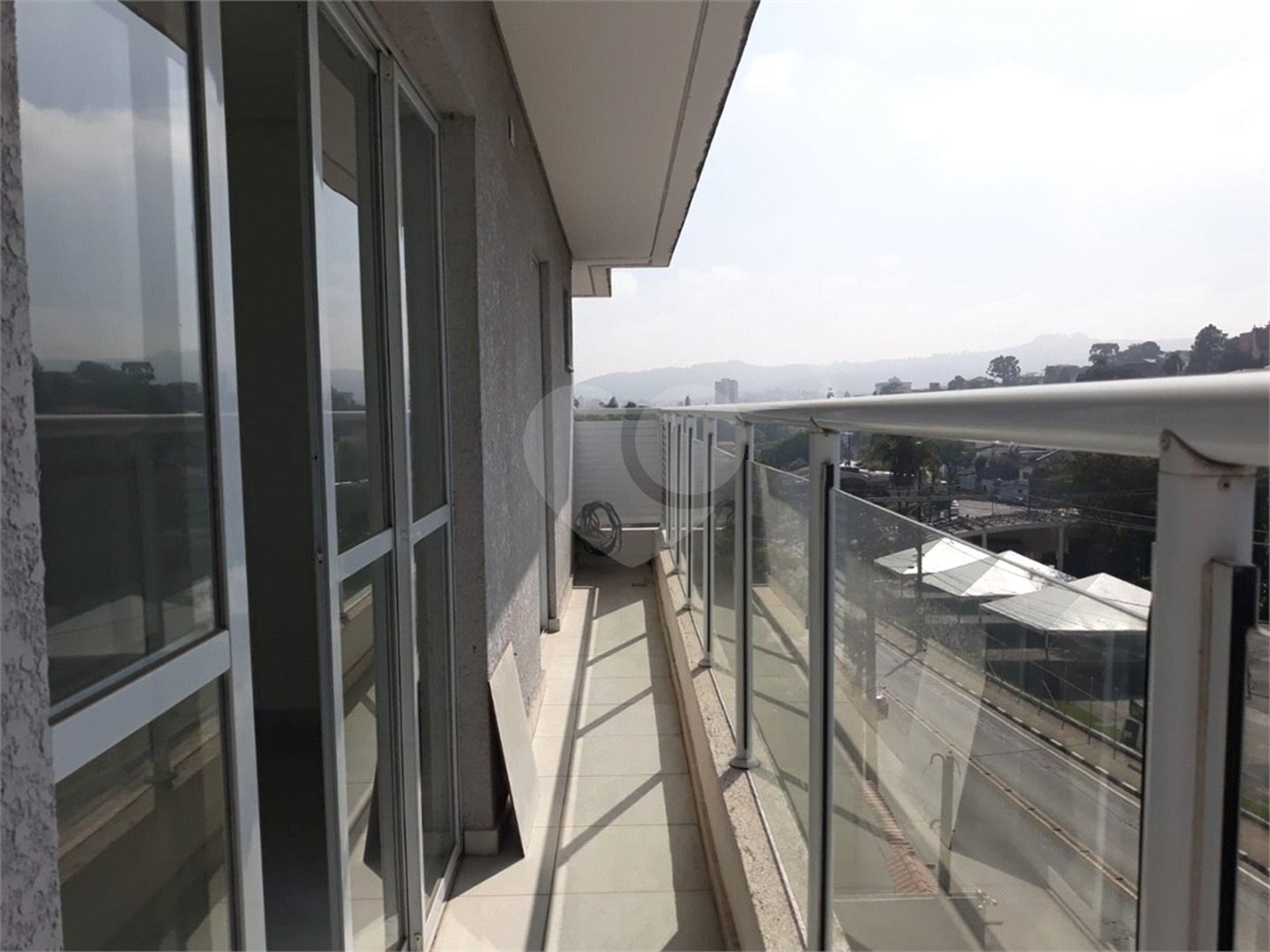 Apartamento à venda ou para alugar com 2 quartos, sendo 1 suíte,  em Vila Santa Isabel, São Roque, SP