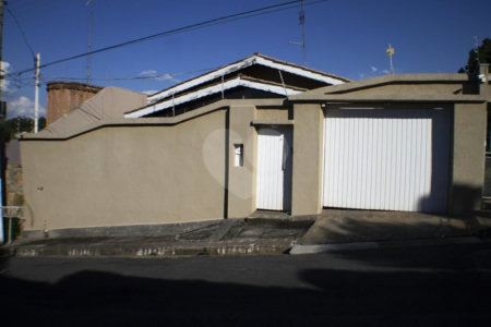 Casa Térrea à venda com 3 quartos, sendo 1 suíte, em Vila Gardênia, Atibaia, SP