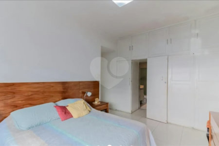 Apartamento à venda com 4 quartos, sendo 1 suíte,  em Copacabana, Rio de Janeiro, RJ