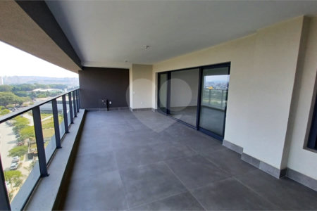 Apartamento à venda com 4 quartos, sendo 2 suítes,  em Água Branca, São Paulo, SP