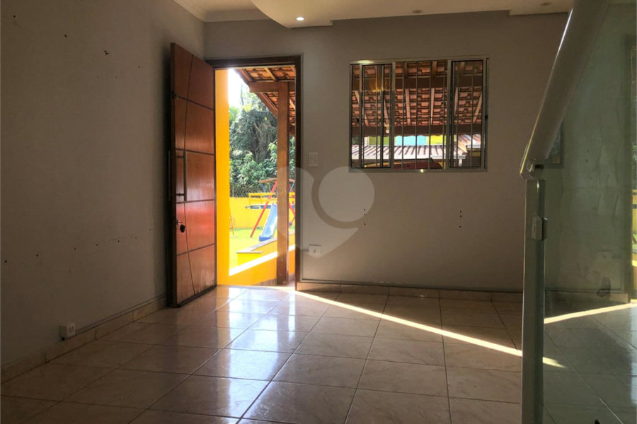 Casa à venda com 2 quartos no condomínio Residencial Armênia, Ferraz de Vasconcelos - SP