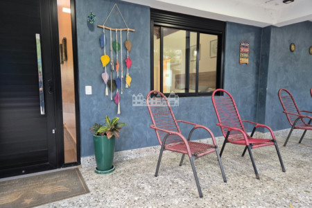 Casa Pé na Água em Atibaia com Acesso à Represa e Mais de 3.000 m² de Natureza