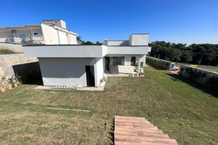 Casa à venda com 4 suítes no condomínio Village Saint Charbel, Araçoiaba da Serra - SP