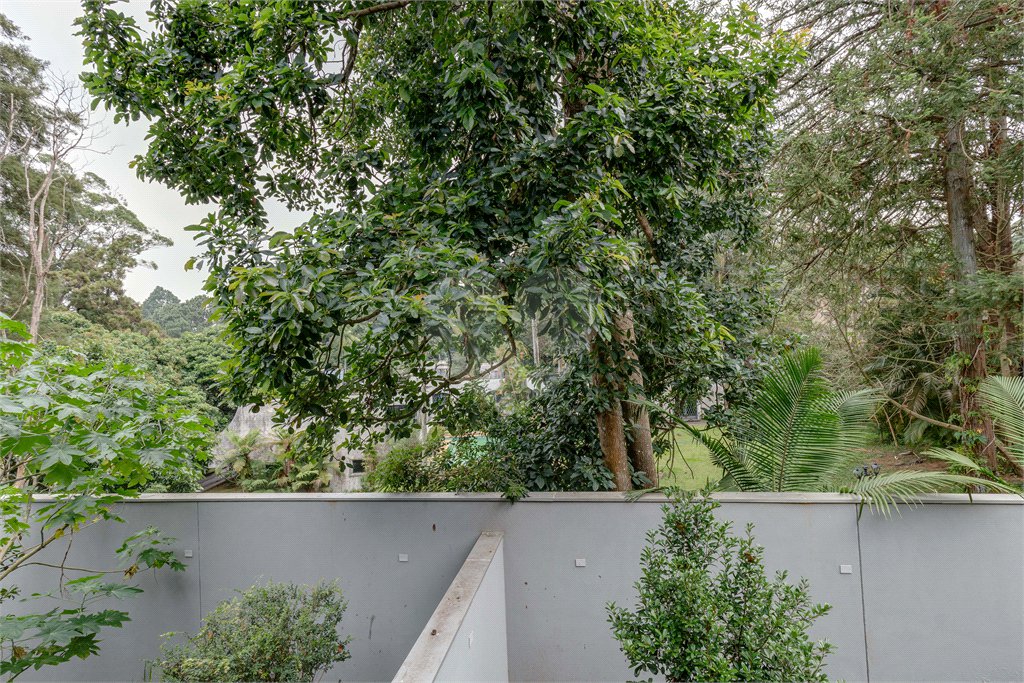 Casa à venda com 4 quartos, sendo 3 suítes, no condomínio Jardim Chapel, São Paulo - SP