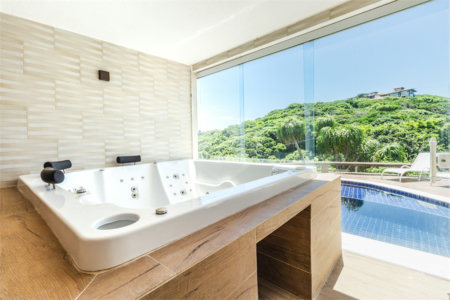 Casa à venda com 4 suítes em Ferradura, Armação dos Búzios, RJ