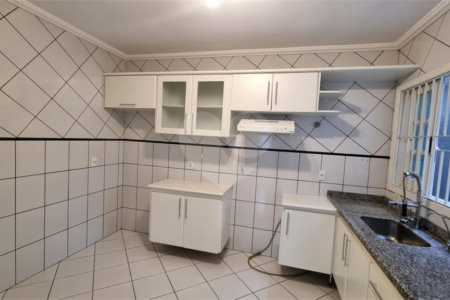 Casa à venda com 3 quartos, sendo 1 suíte,  no condomínio Residencial Villagio, São Paulo - SP