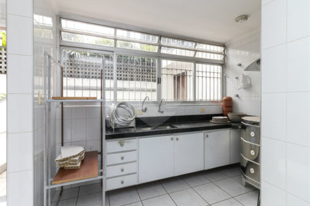 Casa à venda com 3 quartos, sendo 2 suítes, em Alto de Pinheiros, São Paulo, SP