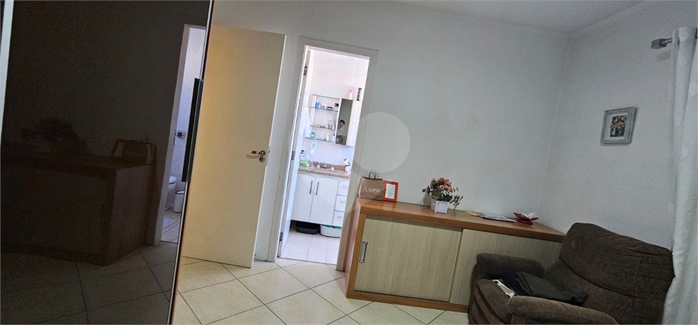 Sobrado à venda com 3 quartos, sendo 1 suíte,  em Vila Regente Feijó, São Paulo, SP