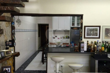 Sobrado à venda com 5 quartos, sendo 4 suítes,  em Vila Mazzei, São Paulo, SP