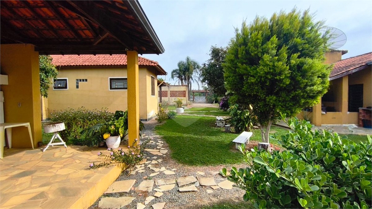 Chácara à venda com 4 quartos, sendo 1 suíte,  em Vale San Fernando, Itapetininga, SP