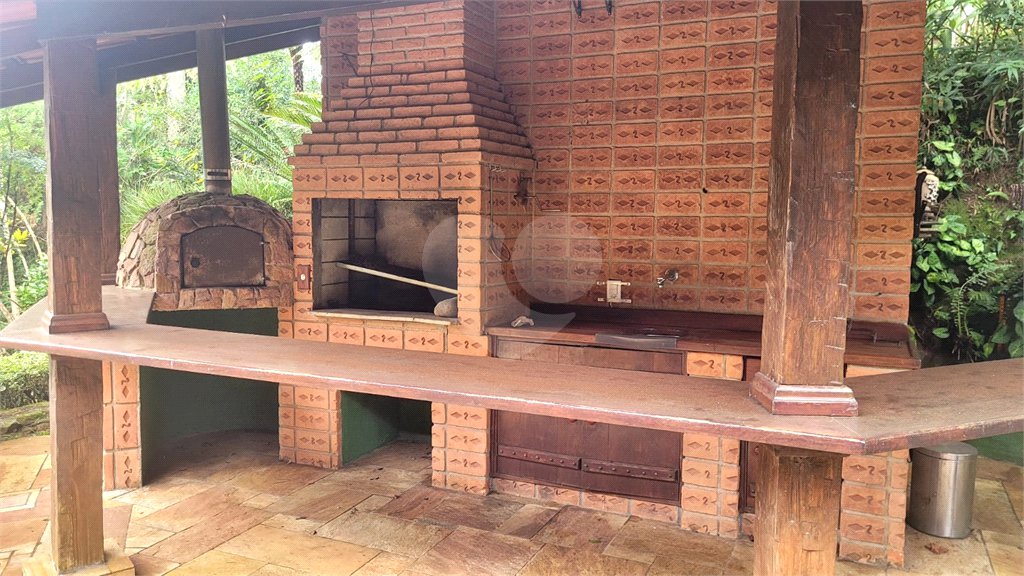 Casa à venda ou para alugar com 3 quartos, sendo 1 suíte, no condomínio Associação Reserva das Hortênsias, Mairiporã - SP