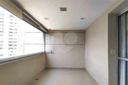 Apartamento à venda com 3 suítes em Jardim Londrina, São Paulo, SP