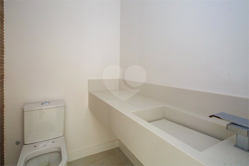 Casa à venda com 5 quartos, sendo 4 suítes, em Jardim Marajoara, São Paulo, SP