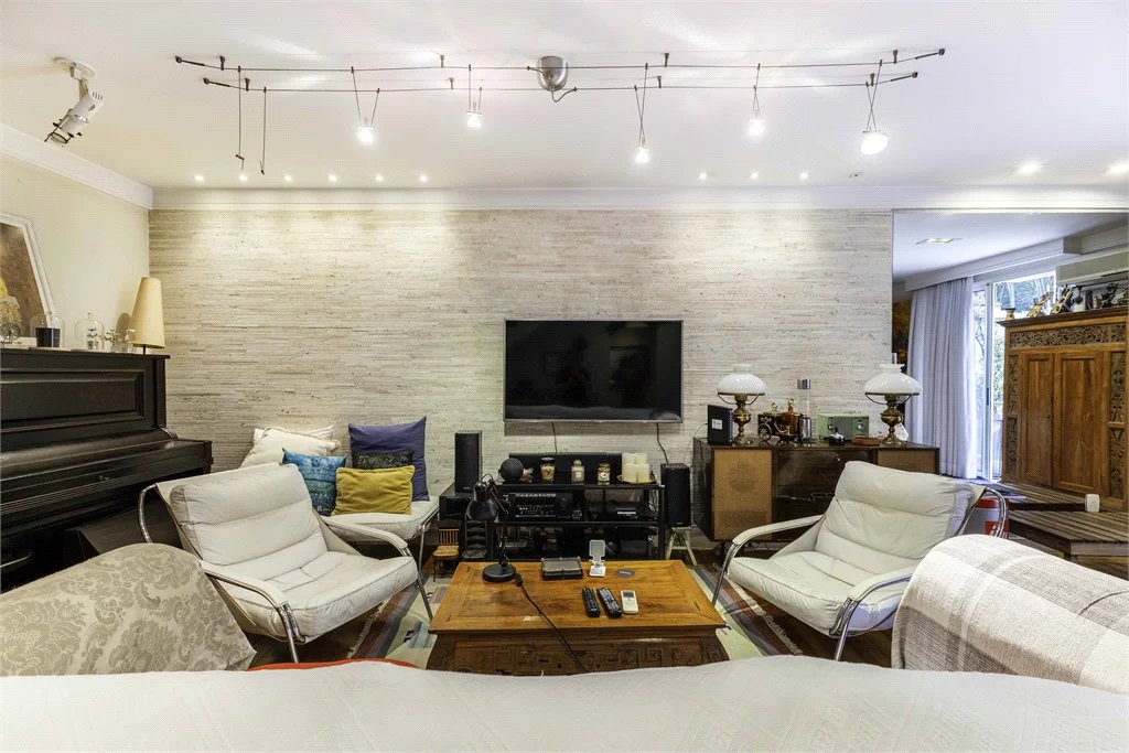 Duplex para alugar com 4 quartos, sendo 3 suítes,  em Alto de Pinheiros, São Paulo, SP