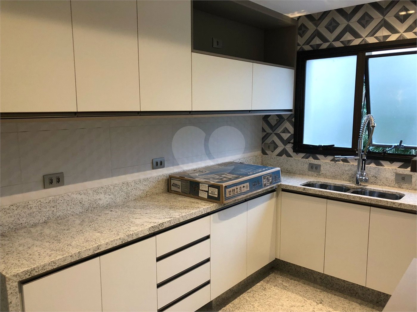 Apartamento à venda com 4 suítes em Vila Suzana, São Paulo, SP