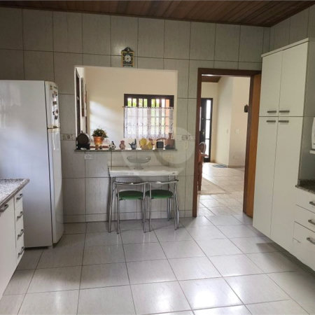 Casa à venda com 3 suítes no condomínio Granja Verediana, Ibiúna - SP