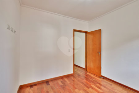 Casa à venda com 3 quartos, sendo 1 suíte, em Santo Amaro, São Paulo, SP