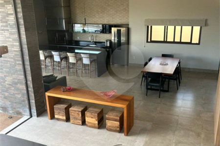 Casa à venda com 4 suítes no condomínio Residencial Campo de Toscana, Vinhedo - SP