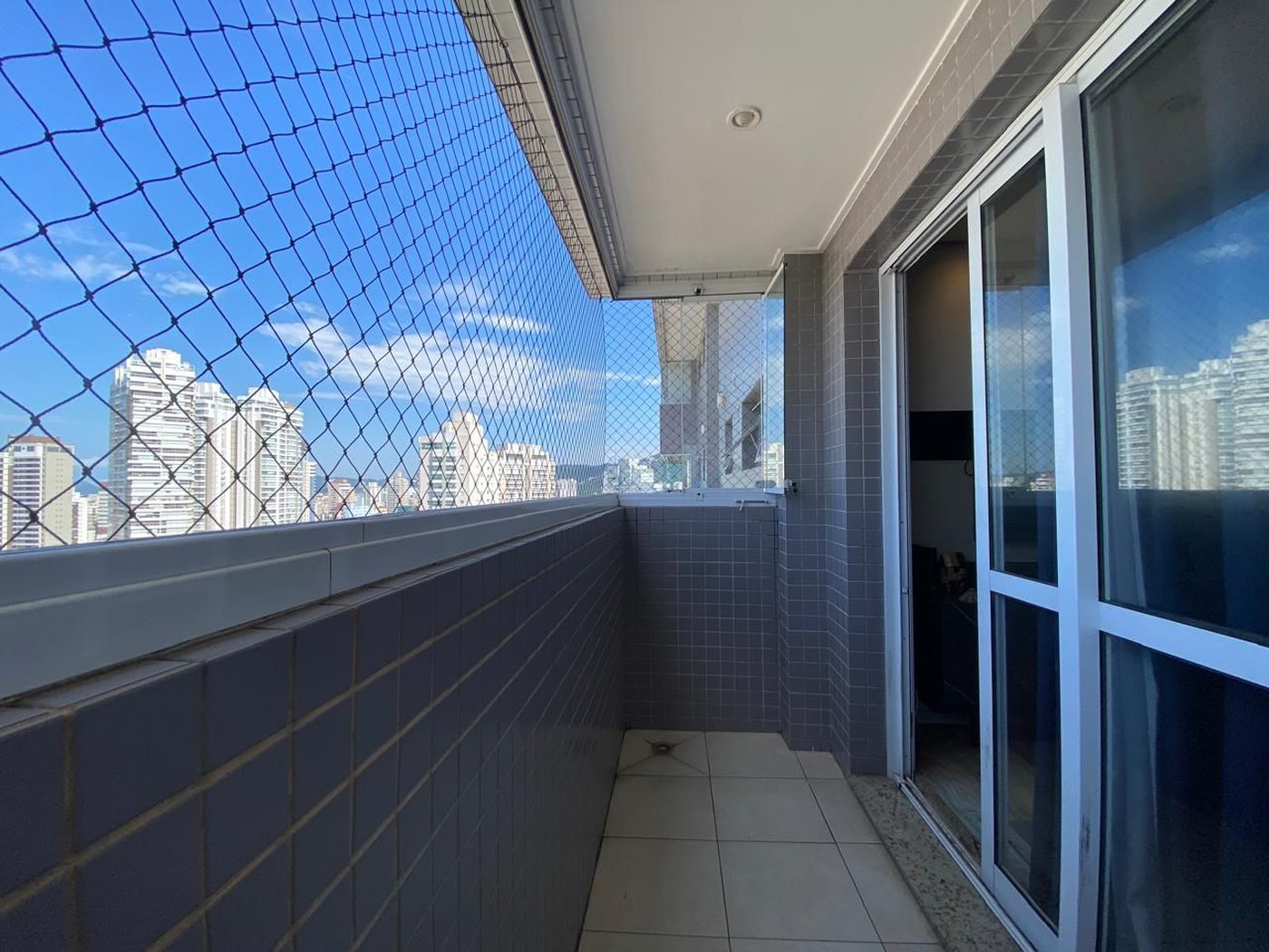 Apartamento com 2 dormitórios à venda, 89 m² por R$ 1.010.000,00 - Gonzaga - Santos/SP
