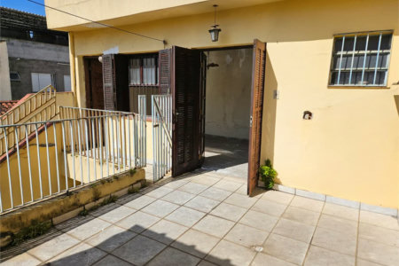 Casa à venda com 3 quartos, sendo 1 suíte, em Água Branca, São Paulo, SP