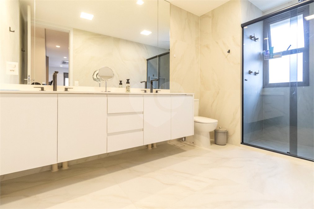Apartamento à venda com 3 suítes em Campo Belo, São Paulo, SP