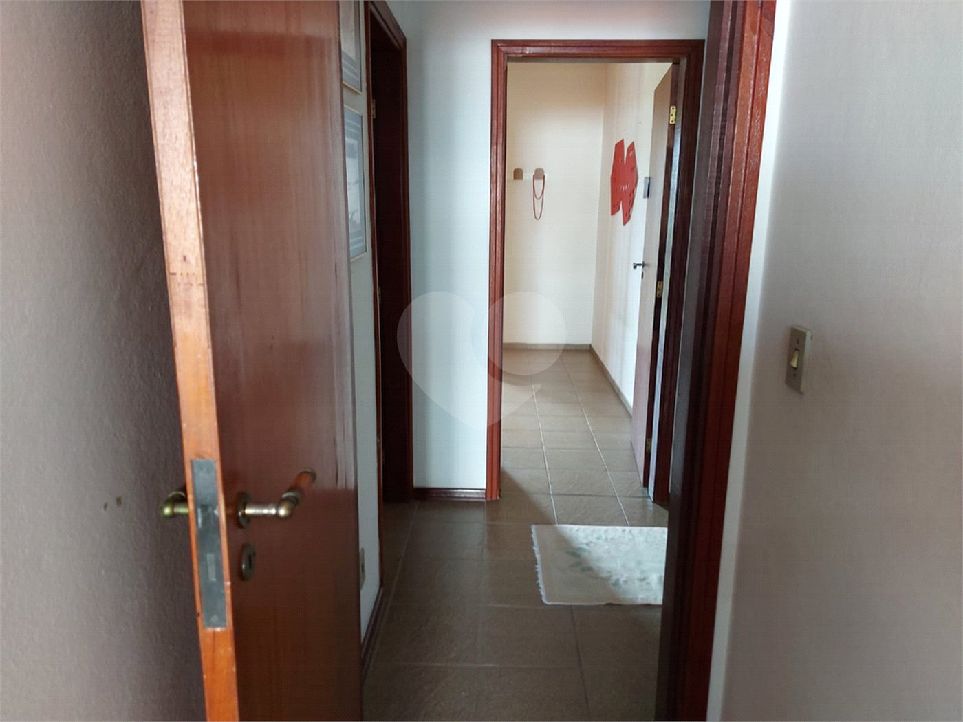 Sobrado à venda com 5 quartos, sendo 4 suítes, em Santa Rosa, Vinhedo, SP