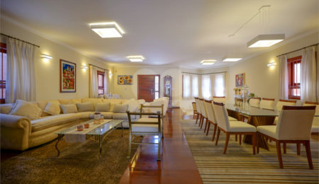 Casa à venda com 4 quartos, sendo 2 suítes,  em Interlagos, São Paulo, SP