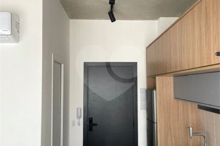 Apartamento com 18 m², 1 quarto, na Bela Vista á venda