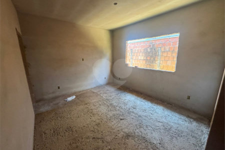 Casa á venda com 03 dormitórios, no residencial Itamarati em São Carlos.