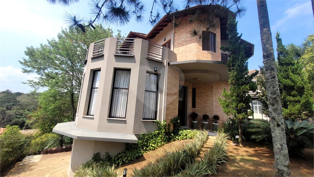 Casa à venda ou para alugar com 4 quartos, sendo 2 suítes, no condomínio Cantareira, Mairiporã - SP