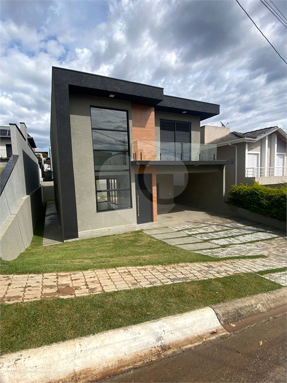 Terreno à venda com 3 suítes no condomínio Terras de Atibaia 1, Atibaia - SP