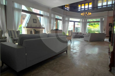 Casa à venda com 4 suítes no condomínio Ville Bourghese, São Paulo - SP