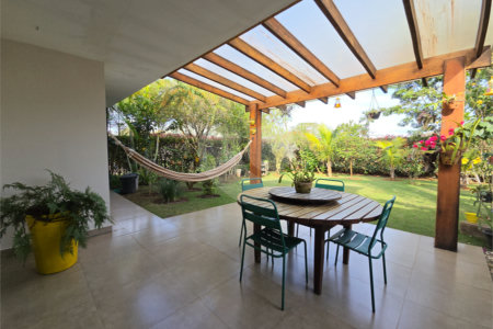 Casa à venda com 3 suítes no condomínio Village Ipanema I, Araçoiaba da Serra - SP