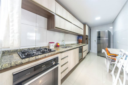 Sobrado à venda ou para alugar com 3 quartos, sendo 2 suítes, em Vila Linda, Santo André, SP